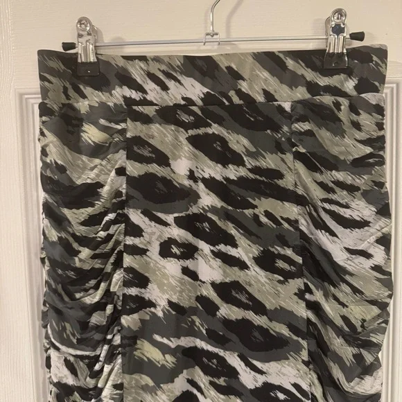 Adrienne Landau Onyx Jade Collection Ruched Mesh Skirt Size S NWT - Picture 3 of 11